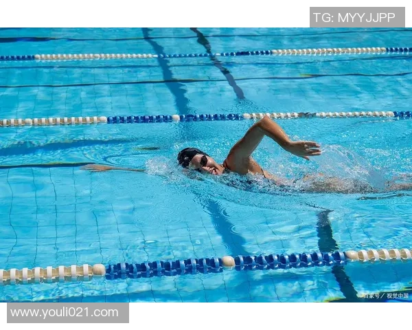 蝶泳对身体健康的全面提升作用与效果分析 蝶泳对身体健康的全面提升作用与效果分析